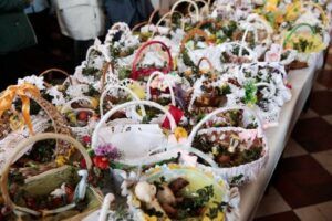 Biela sobota je typická prípravou veľkonočných košíkov s jedlom na posvätenie
