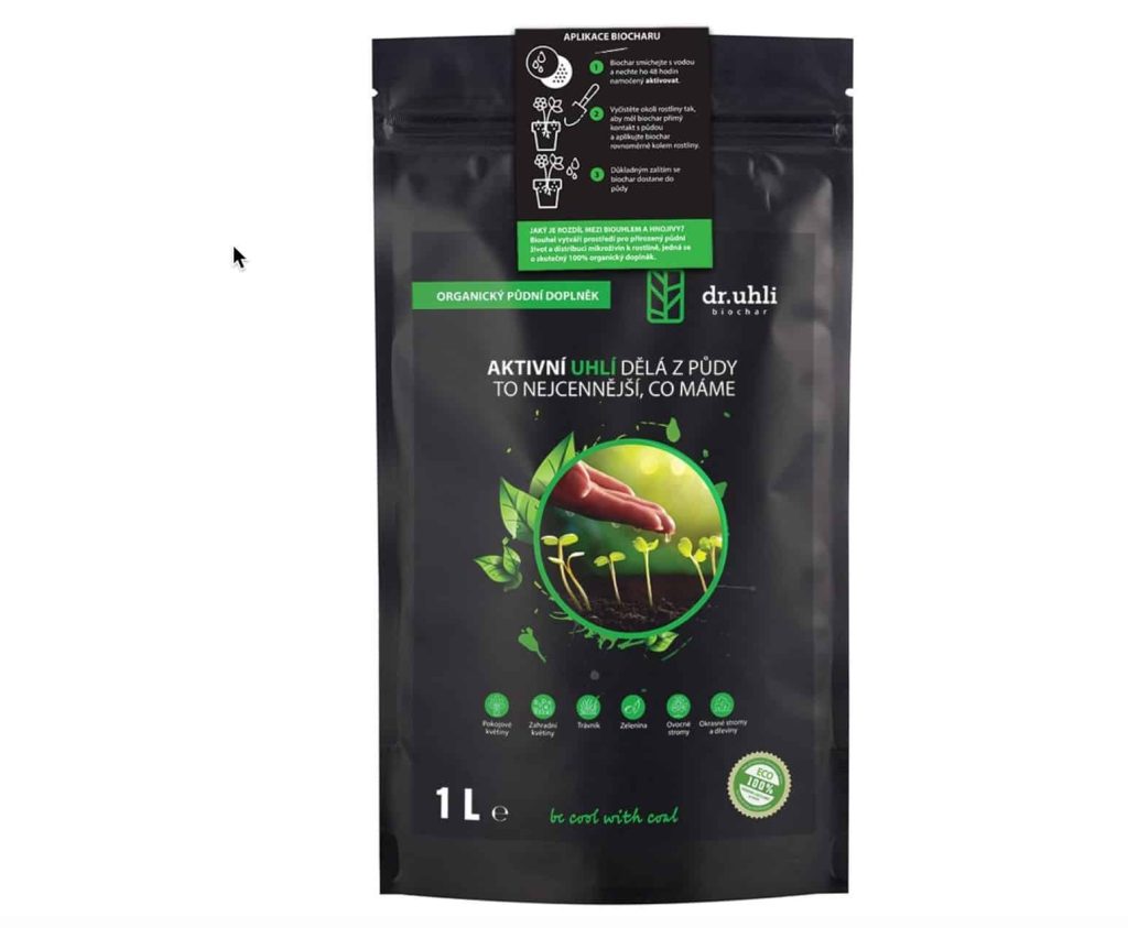 Balenie aktívneho uhlia Biochar v objeme jeden liter.