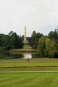 Anglický park a anglická záhrada: princípy, stavby a kde ich vidieť