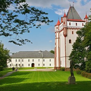 Hradec nad Moravicí, Čechy pod Kosířem a Holešov: zámocké záhrady